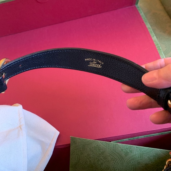 Brand new Gucci, crescent shaped, black shoulder bag - Picture 6 of 10